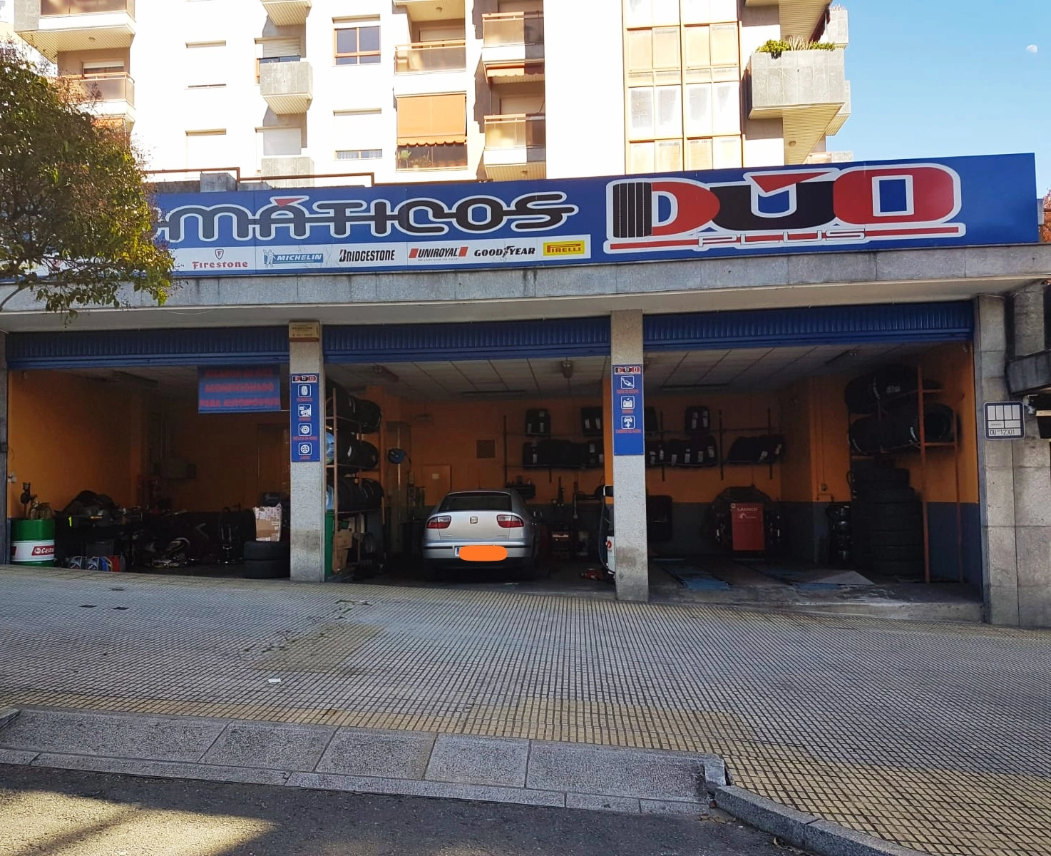 Fachada Neumáticos DUO